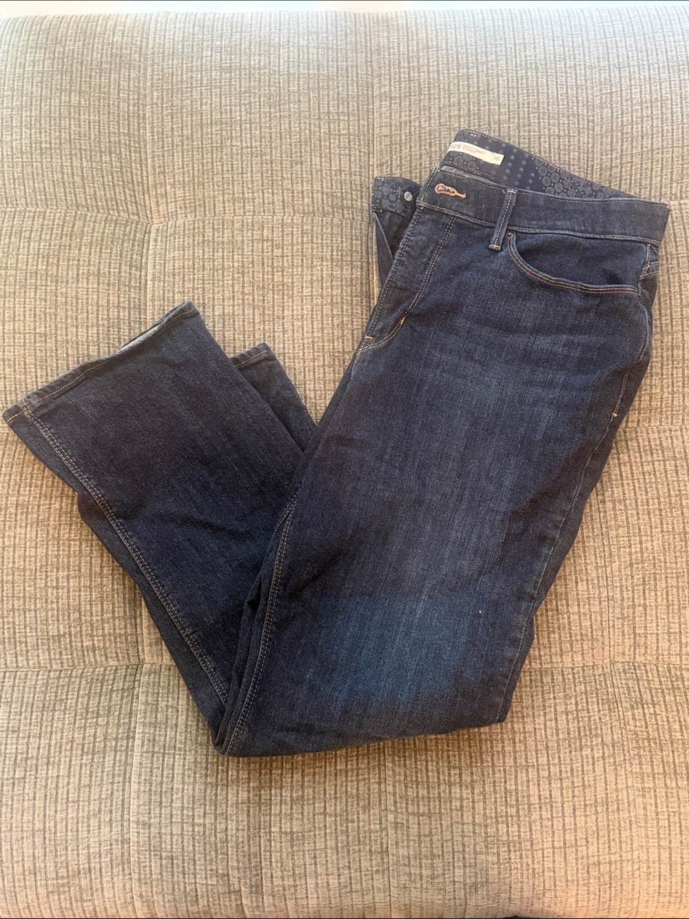 Levi's Women's Straight Leg Dark Blue Jeans